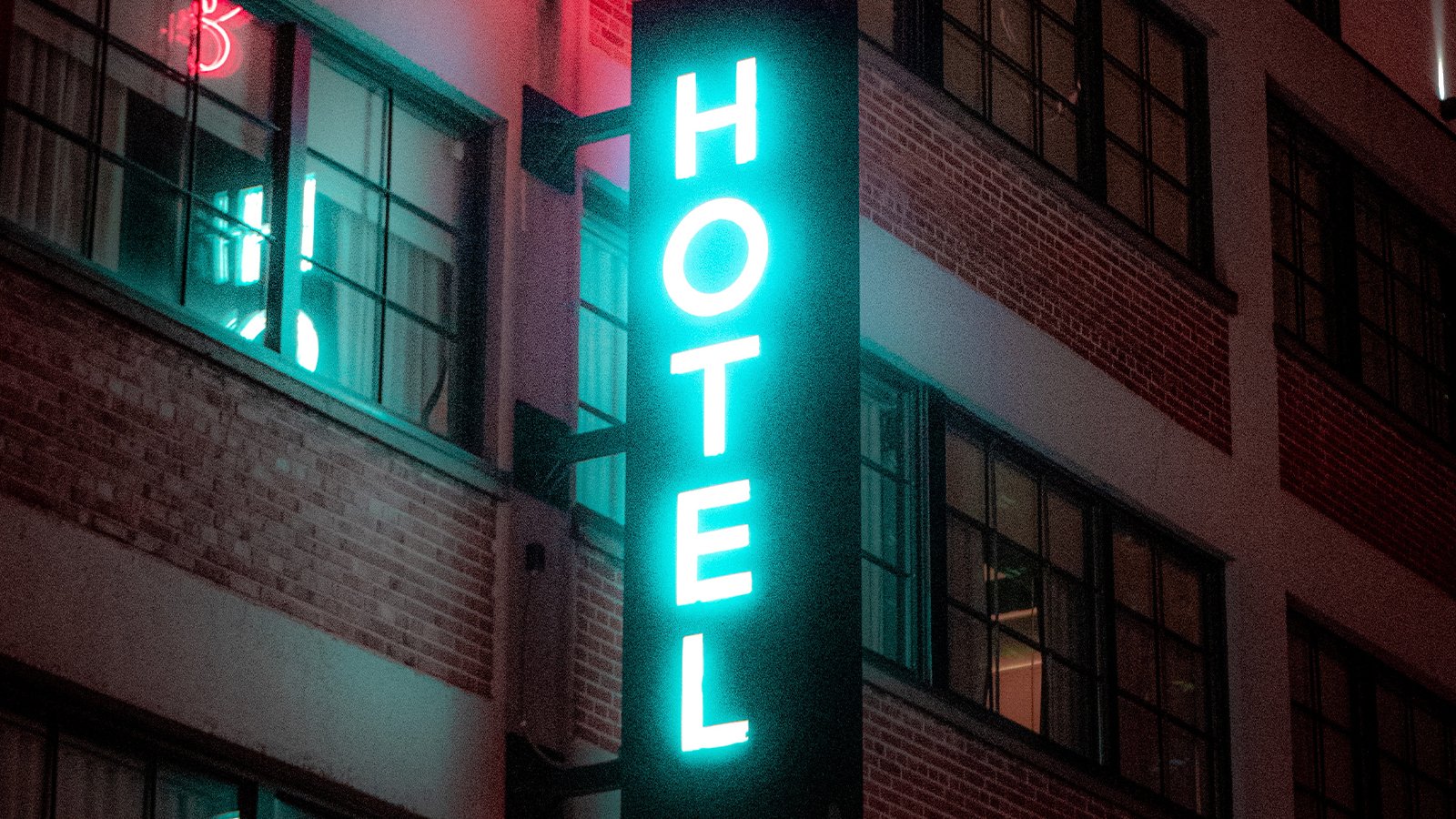 A neon hotel sign in Nashville.
