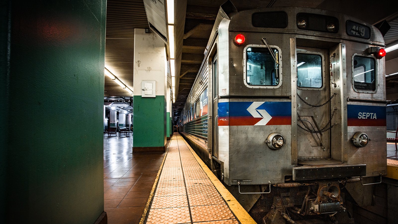 An image of a SEPTA train in Philadelphia