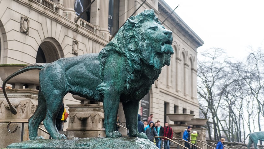 Lion statues outside of the Art Museum of Chicago