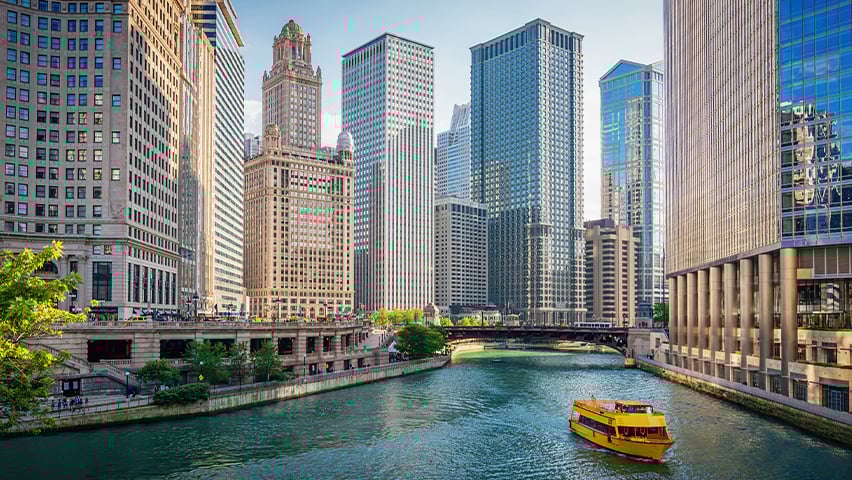 Downtown Chicago Skyscraper Cityscape along the Chicago River.